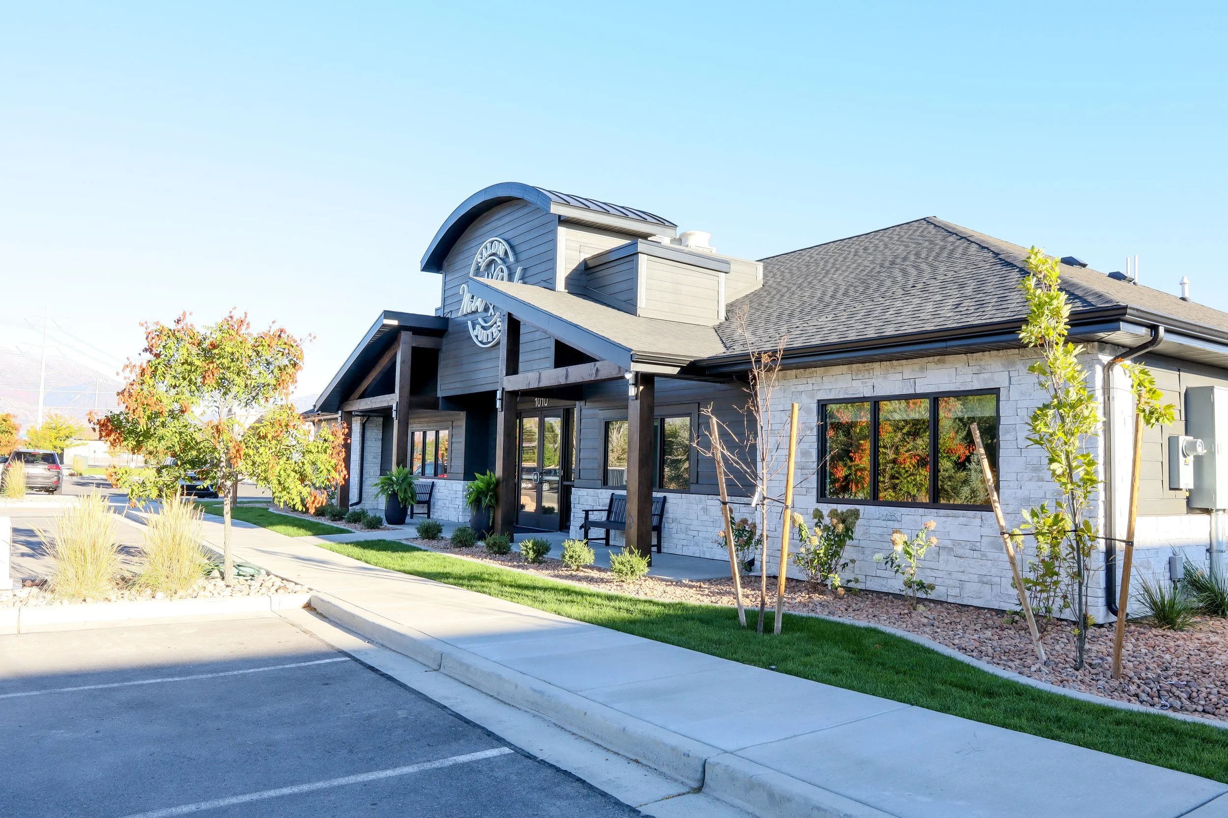 Wild Oak Salon Suite 2